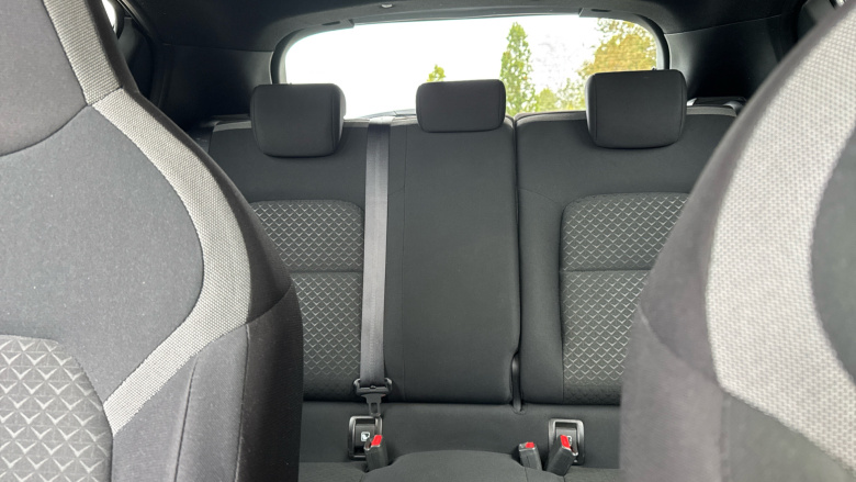 Nissan Juke 1.0 DiG-T N-Connecta 5dr Petrol Hatchback